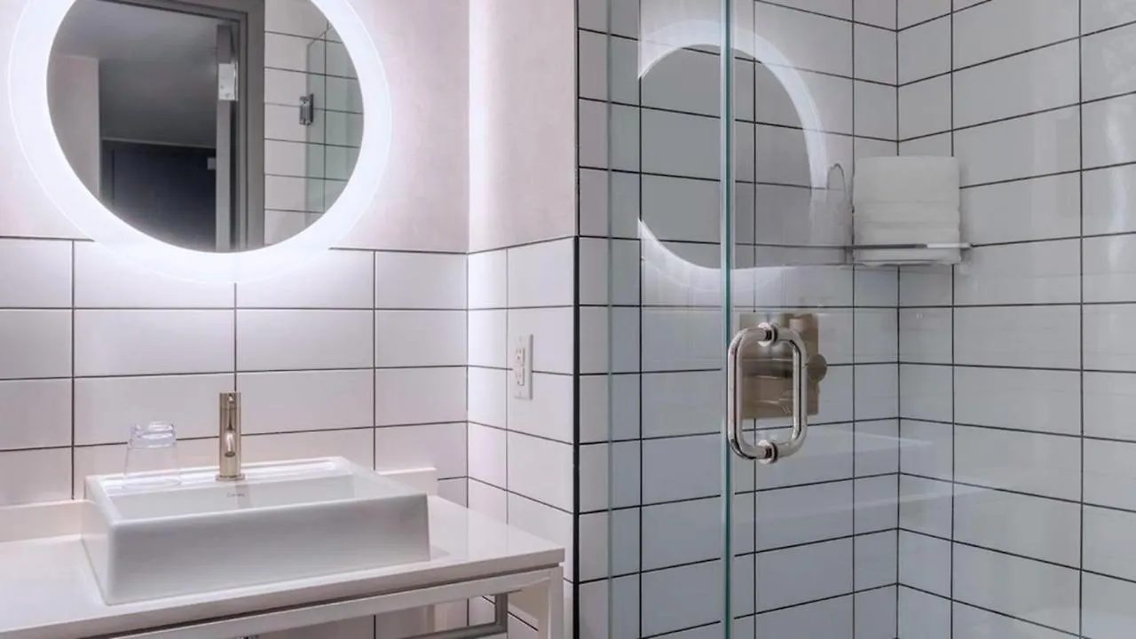 Roomza Times Square At Pestana Cr7 New York United States