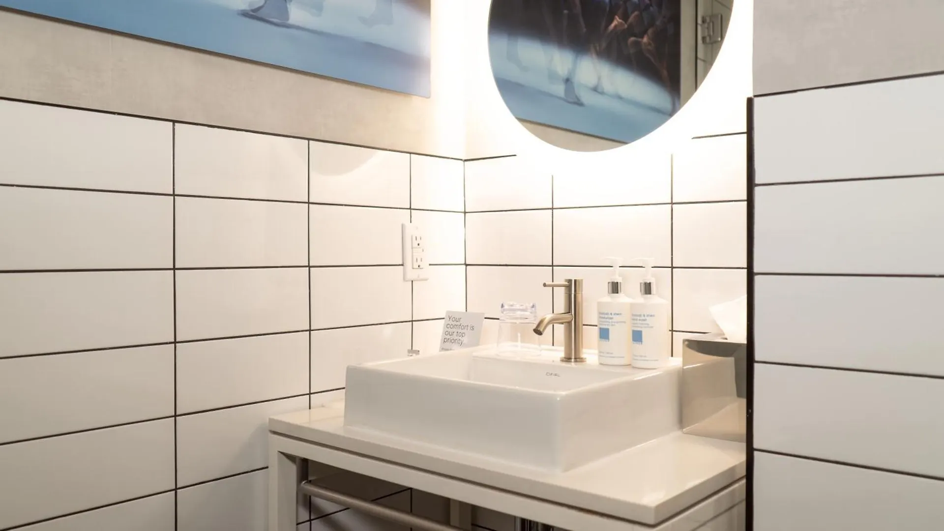 Roomza Times Square At Pestana Cr7 New York